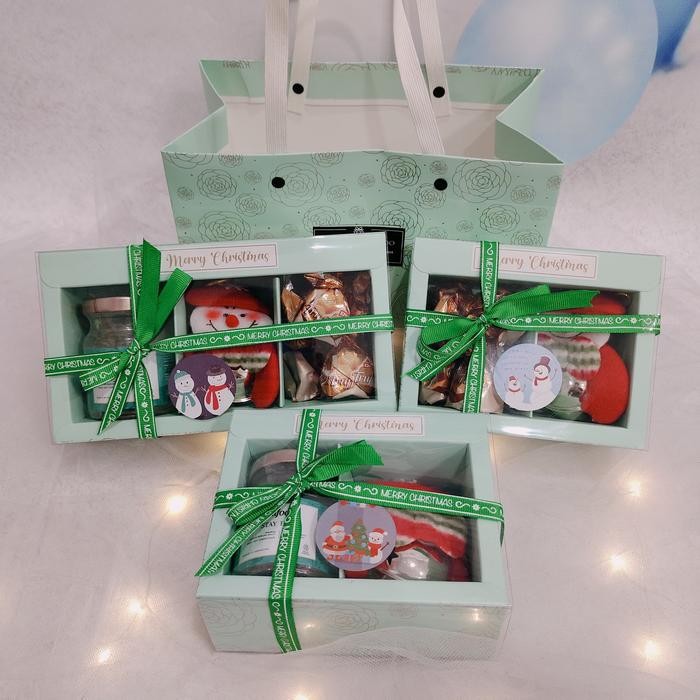 

Kirim,HariYgSama- Hampers Christmas JOY GIFT - Bingkisan Kado Natal Parcel Coklat GB012