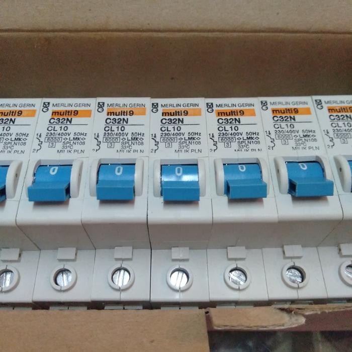 JT READY MCB 10A MERLIN GERIN BIRU