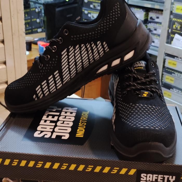 JTTOP" SEPATU SAFETY JOGGER FITZ BLACK