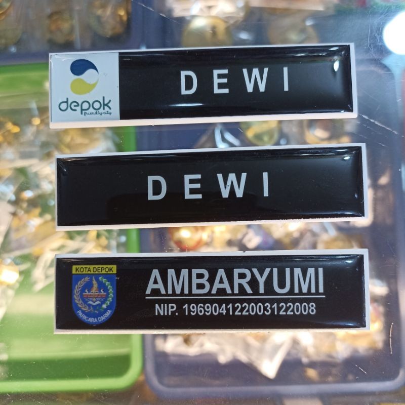 

Papan Nama Name Tag Nama Dada Akrilik Coting