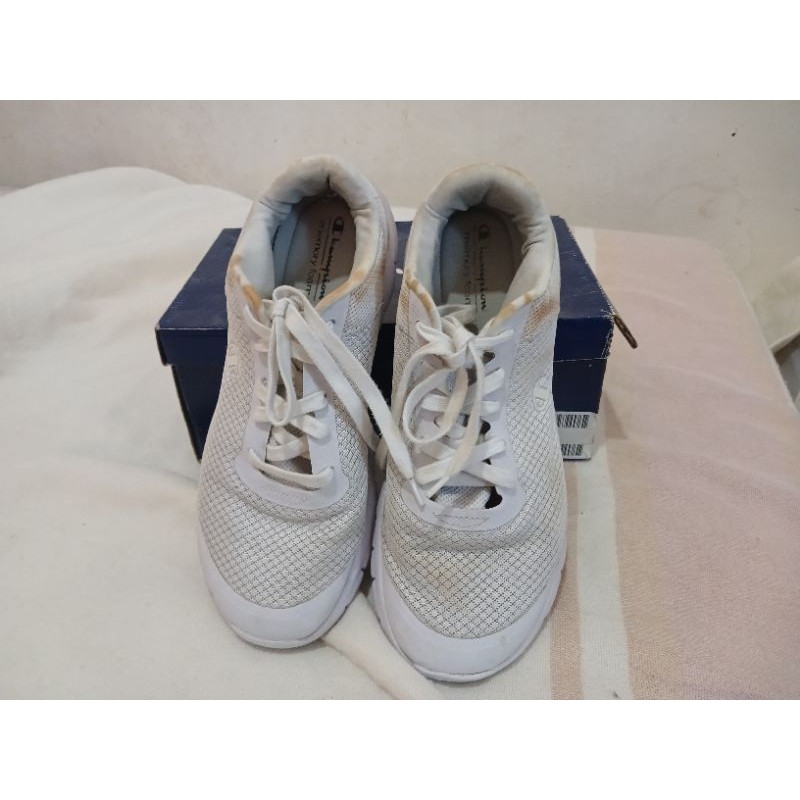 sepatu champion putih size 9