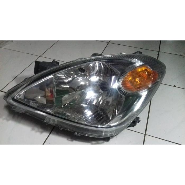 PREMIUM LAMPU DEPAN AVANZA TOYOTA 2009-2010-2011 HEADLAMP