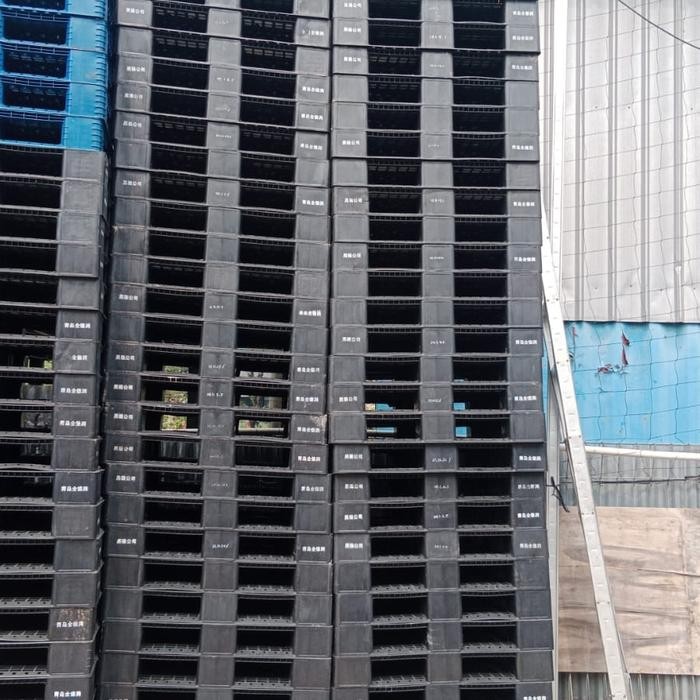 

TERLARIS Palet plastik bekas 105x105x15 cm