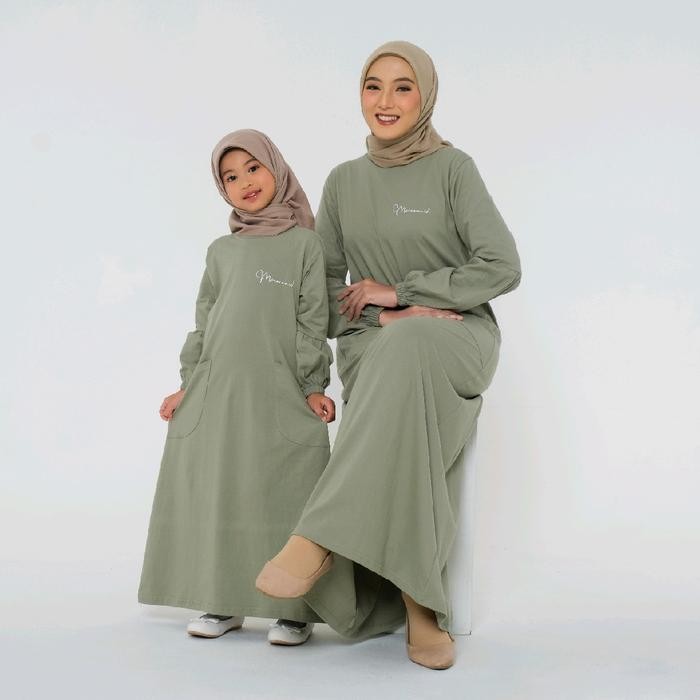 Hayya- Gamis Wanita Couple Pasangan Keluarga Ibu Anak Perempuan Muslim Family Polos Lebaran Kaos