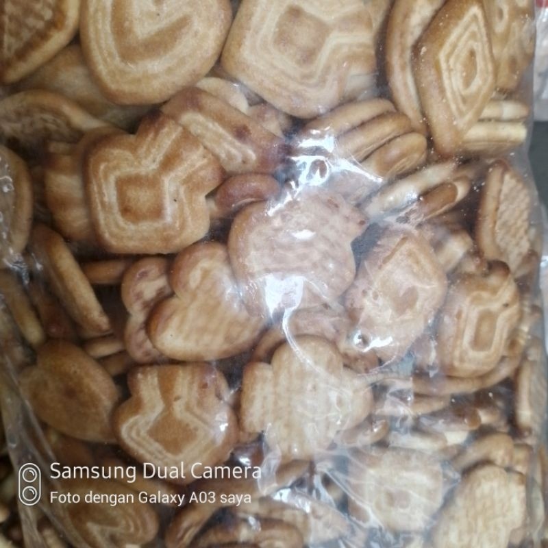 

Cemal Cemil Makyus Kue Jadul Biskuit Sugar Kiloan Isi 1Kg