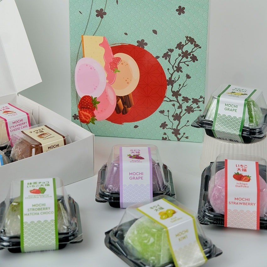 

Cemal Cemil Makyus Papaya Japanese Daifuku Mochi Strawberry Matcha Choco / Ichigo With White Coklat