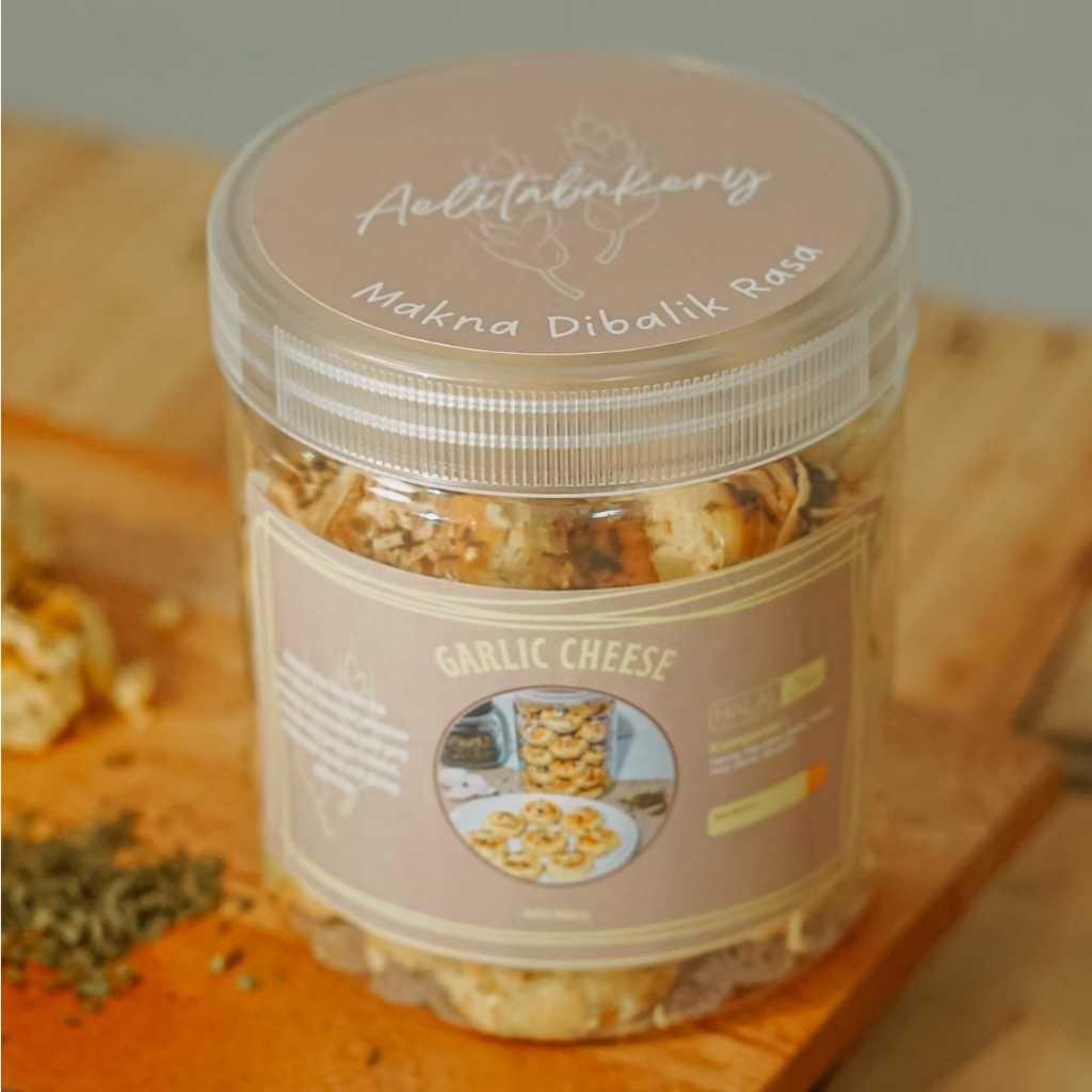 

Cemal Cemil Makyus Garlic Cheese Cookies Premium Wijsman Full Keju Edam / Kue Kering Bawang Putih