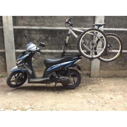 Breket Sepeda Di Motor Bike Carrier