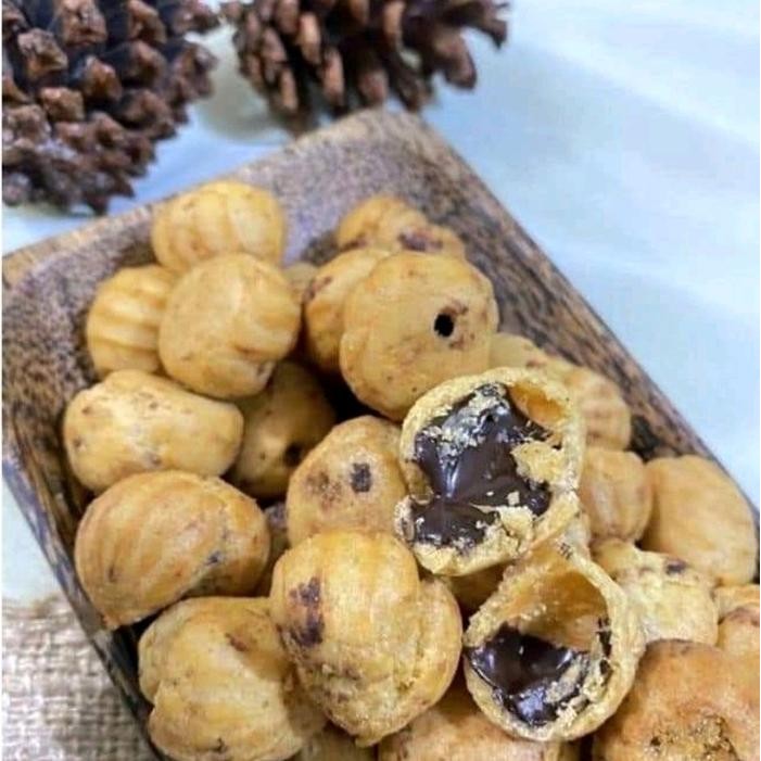 

CROWN SOES COKELAT PREMIUM/ soes kering cokelat / soes isi cokelat lumer 500gr