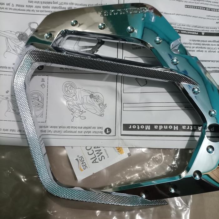 PREMIUM GARNISH CHROME RADIATOR VARIO 125 OLD BOHLAM