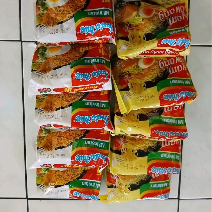 

LEBIH HEMAT 10 PCS INDOMIE (5 PCS INDOMIE GORENG + 5 PCS INDOMIE SOTO / AYAM BAWANG) FOOD NOODLES