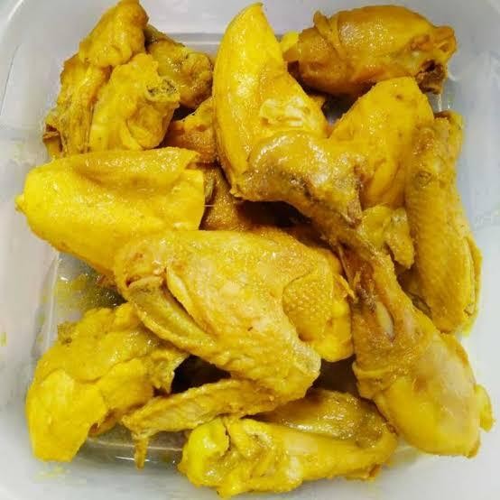 

PastikanDikirimLgsg- AYAM UNGKEP BUMBU KUNING SIAP GORENG 5PCS
