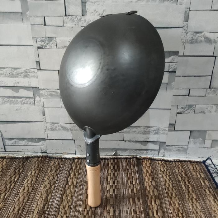wajan wok baja impor gagang kayu 32 cm