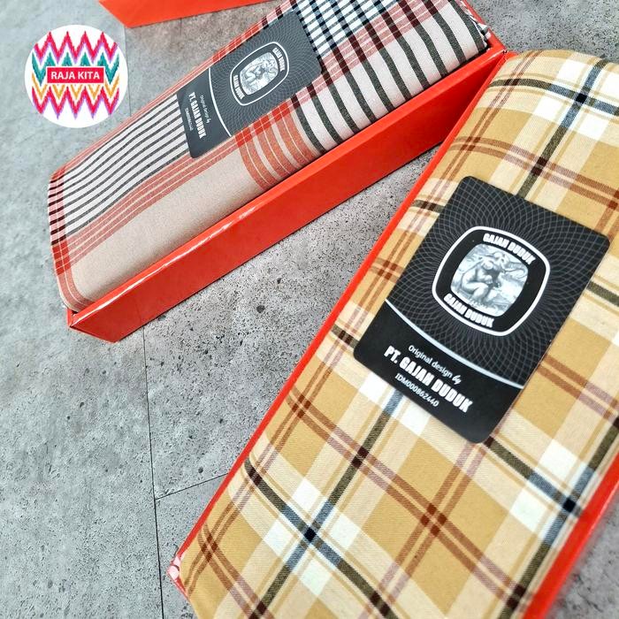 Sarung Gajah Duduk Asia Merah Putih