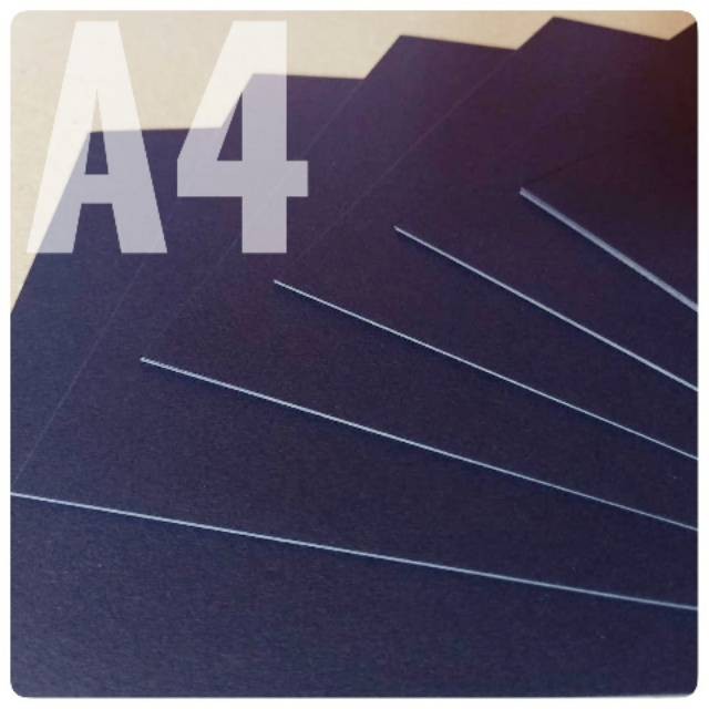

( 100 Lembar ) Kertas Karton Hitam / Aster B 190 Gsm Uk A4 21 cm X 29.7 cm