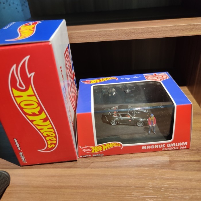 ORIGINAL SALE HOT WHEELS PORSCHE RLC MAGNUS WALKER ACRYLIC AKRILIK FIGURE LIMITED EDITION READYY