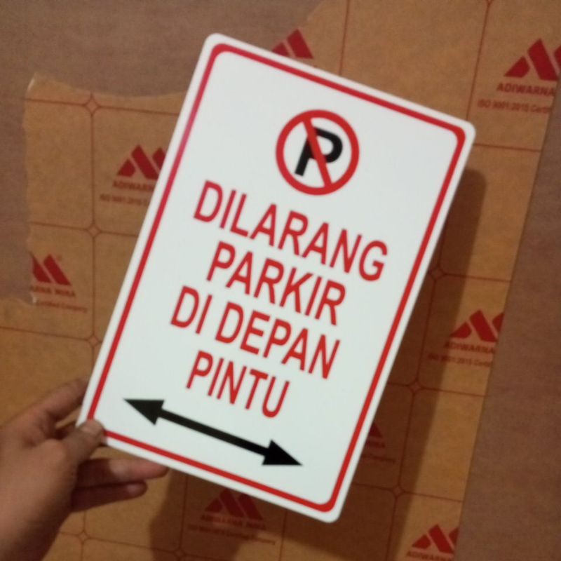 

Dilarang Parkir Di Depan Pintu Sign In Label Acrilik ( Stiker Cut )