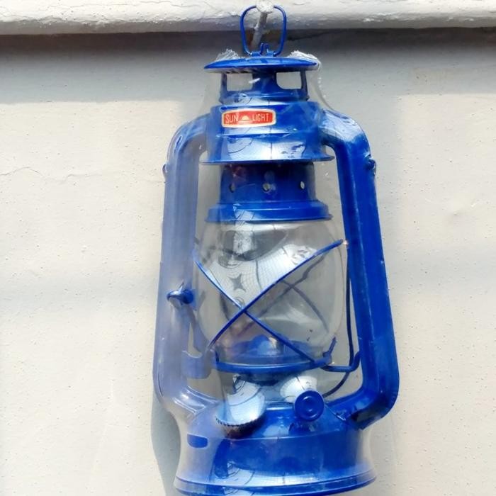 Lampu badai jadul lentera minyak antik gantung minyak tanah kedap