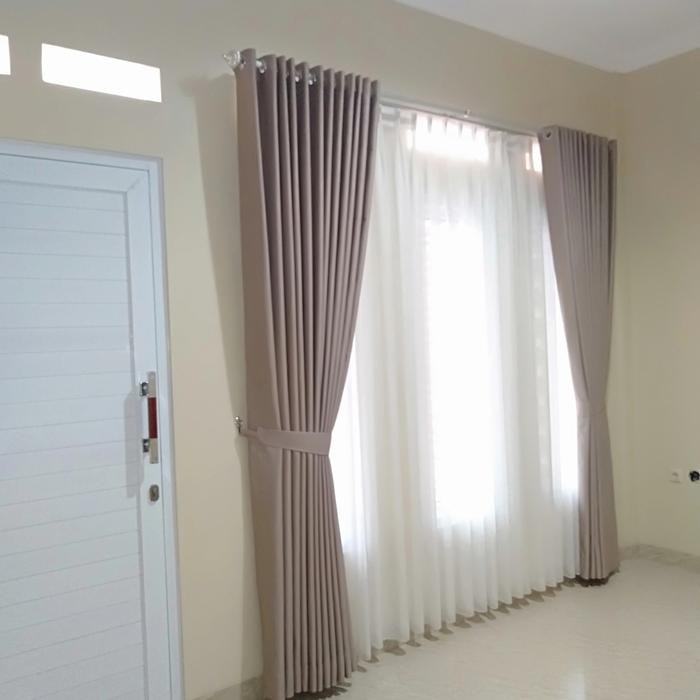 gorden blackout coklat susu L 200x250