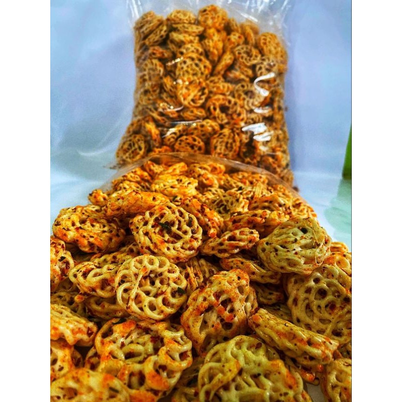 

Eumsig Seblak Rafael Kering / Kerupuk Bantat Mawar Pedas Daun Jeruk 1Kg