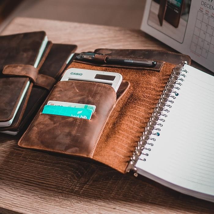 

Gilang_Store AGENDA BINDER A5+COVER KULIT SAPI ASLI AGENDA BUKU MURAH [FREE GRAFIR]