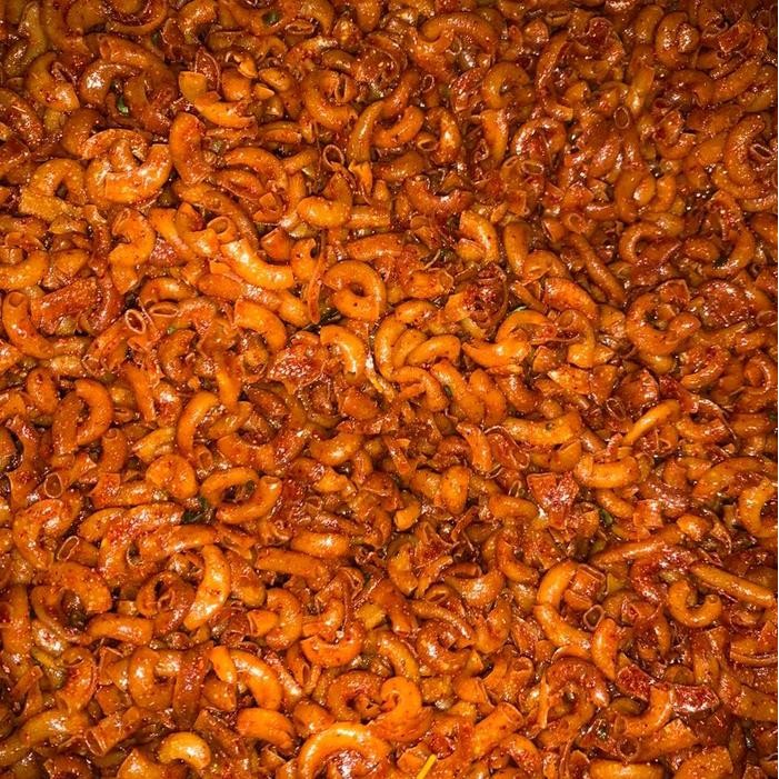 

MAKARONI CIKRUH 1KG DAUN JERUK PEDAS NAMPOL ENAK MAMNTAP GURIH DIJAMIN KETAGIHAN BARANG READY
