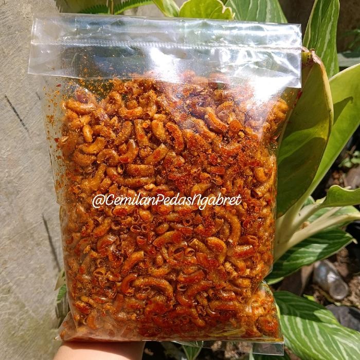 

MAKARONI KRIUK KRIUK PEDAS 1KG MAKARONI PIPA PEDAS Cemilan Food Snacks