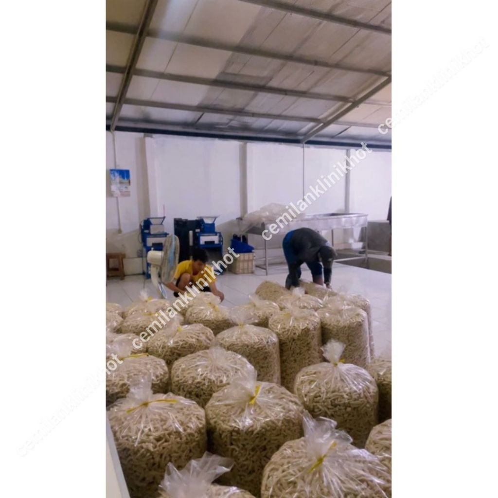 

Andrianbijaksana Basreng Daun Jeruk 1Kg / Basreng Pedas Daun Jeruk Isi 1Kg