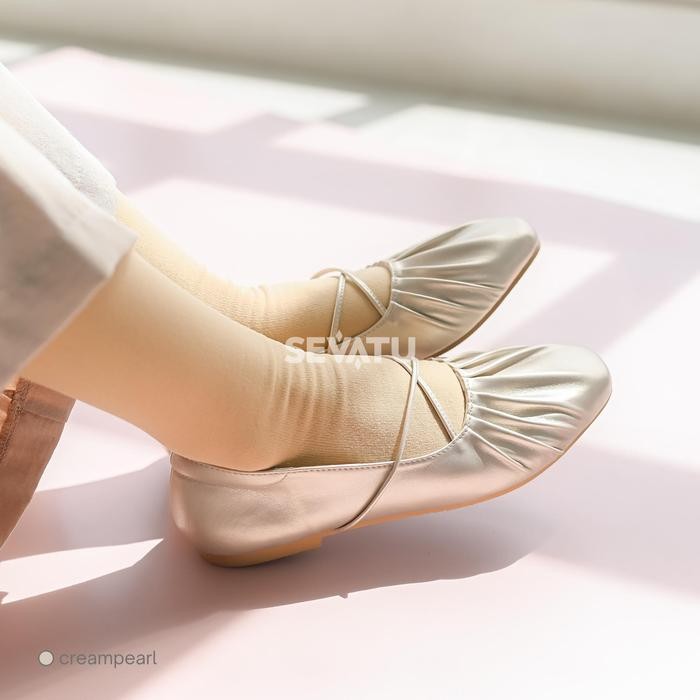 JTTOP" MOXHA FLATSHOES BY SEVATU