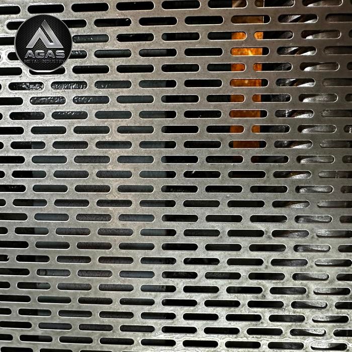 Plat Lubang Besi Perforated Kapsul 3x15mm