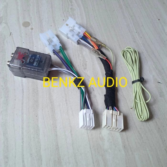 PREMIUM Soket rca output Toyota plug n play untuk pasang amplifier power