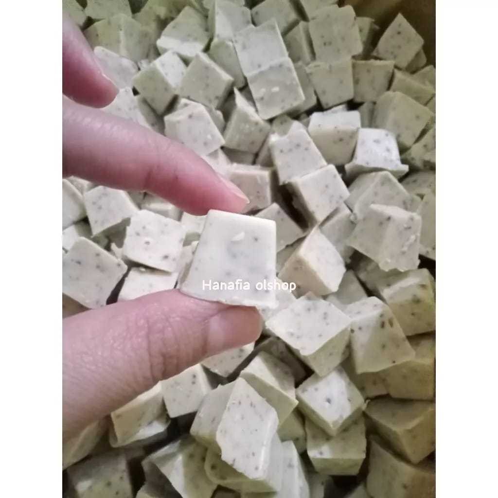 

Coklat Piramid SQ 500gr Isi 70Pcs Patahan Silverqueen Coklat Kubus Silverqueen Coklat Piramida 1Kg