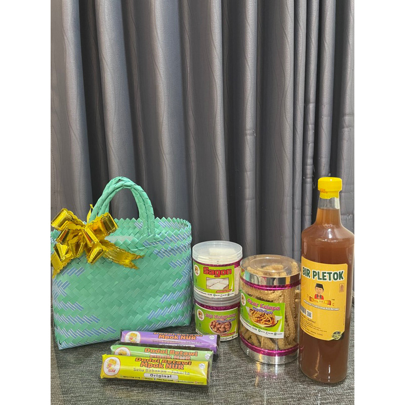 

Lovely Back - Paket hampers betawi parcel betawi