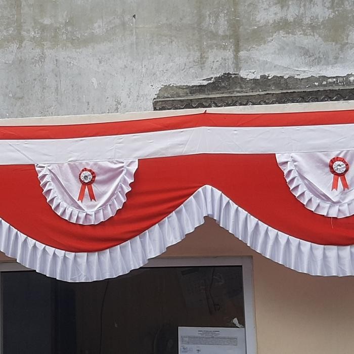 

Flagers - Bendera Merah Putih Rumbai 10 Gelombang 10 Meter