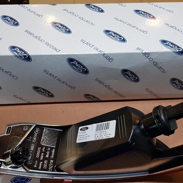 Reflektor Mata Kucing Ford Fiesta Kanan Garansi Original Asli