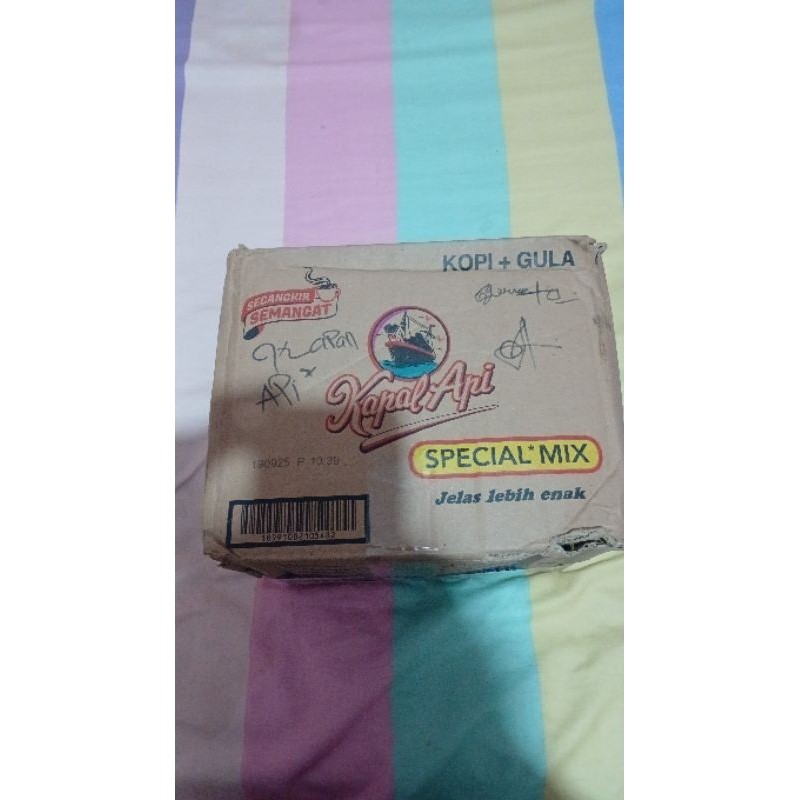 

RATU Kopi kapal api spesial mix 1 dus [ 12 renceng ]