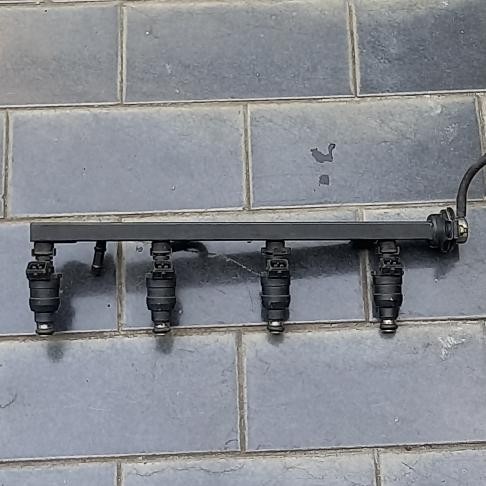 fuel regulator Houshing rail reil injector injektor nozzle bmw e30 e36