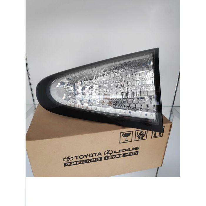 Lampu Bagasi Sienta Type G Original 81580-0D240 81590-0D240