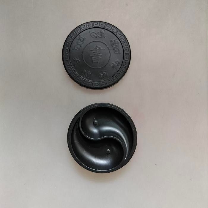

Wadah Tinta Kaligrafi Plastik Tai Chi Yin Yang Bak Tinta Kaligrafi
