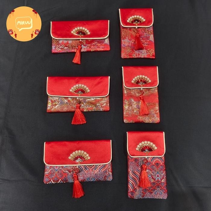 

ANGPAO ANGPAU KAIN IMLEK SHUANGXI TERBARU CNY MOTIF KIPAS PREMIUM HIGH QUALITY DENGAN MAGNET DAN