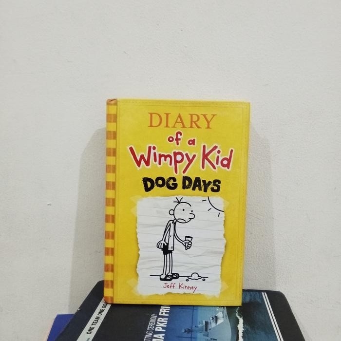

DIARY OF A WIMPY KID DOG DAYS - JEFF KINNEY