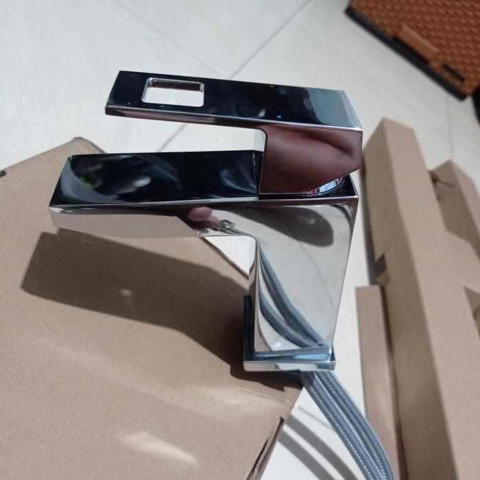 Kran Wastafel Minimalis Grohe Panas Dingin