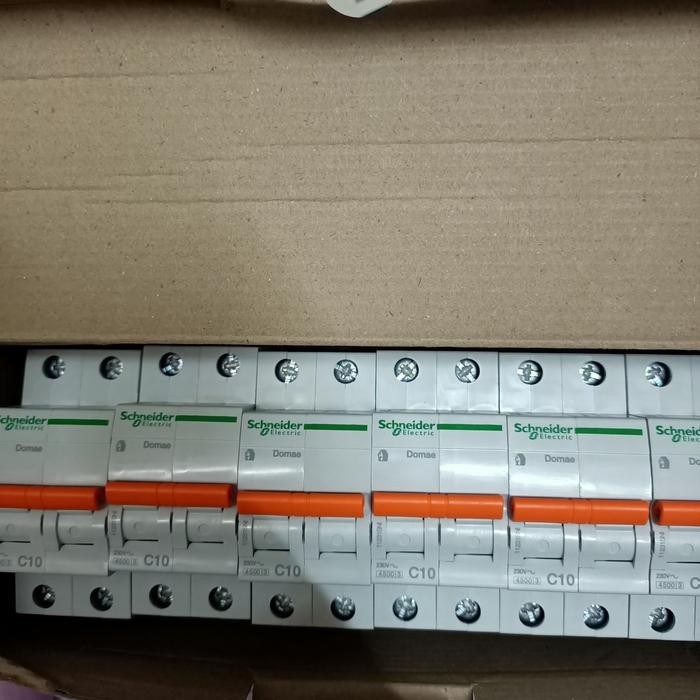 MCB 2 PHASE 10A DOMAE SCHNEIDER 2POLE