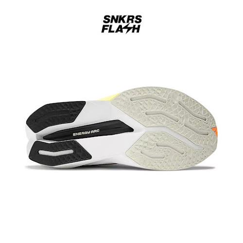 NEW BALANCE Fuelcell Supercomp Trainer Beige Sepatu Lari Wanita - WRCXCA4 - Size 36.5