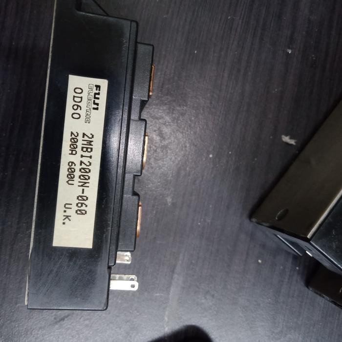 IGBT FUJI 2MBI200N-060 200A 600V/IGBT FUJI 2MB1200N-060 200A 600V