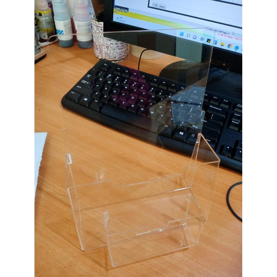 

Akrilik Tempat Brosur Ukuran A5+Kotak Kartu Nama/Akrilik A5 Tebal 2Mm