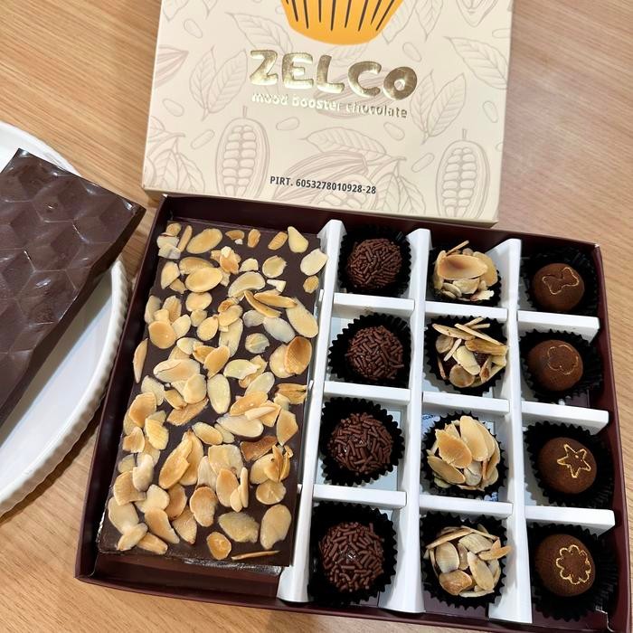 

Zelco - Coklat Ball Cokelat Cashew chunky dark & milk Chocolate Hazelnut Bars lebaran Kacang Almond