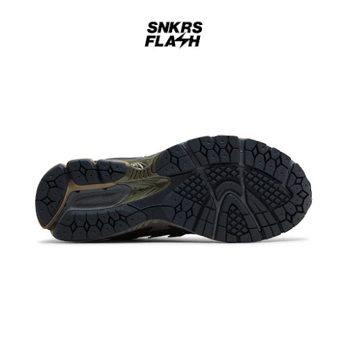 NEW BALANCE 1906 Rich Oak Phantom Mushroom Sepatu Sneakers Pria - M1906NG - Size 42.5