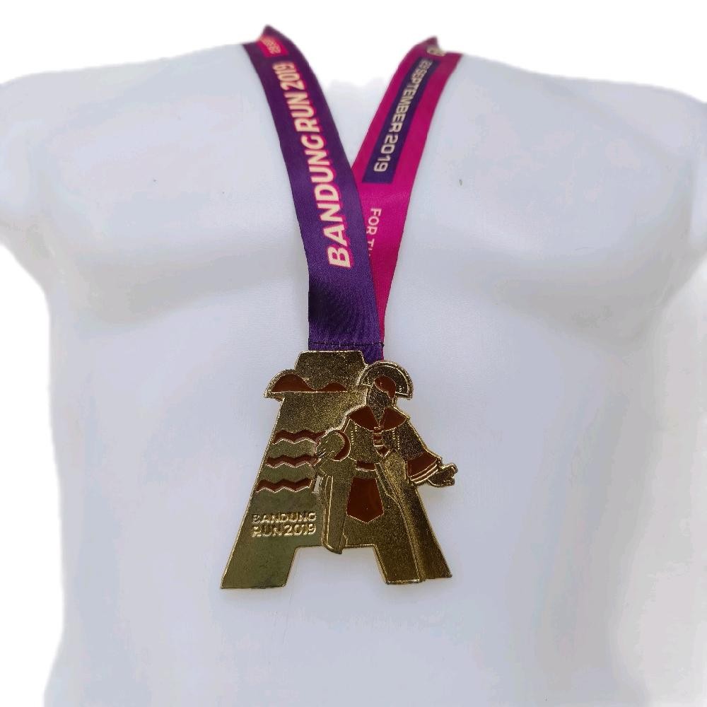 Medali Lari Unik Event BANDUNG RUN 19 kemerdekaan Running - Medali Finisher- Medal Lari Original - M