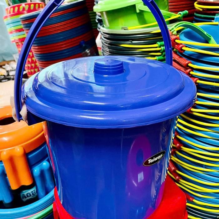 Ember tutup 3 galon taiwan / ember gagang plastik